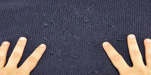 Pelusas en el jersey: un sencillo truco y la prenda quedará como nueva