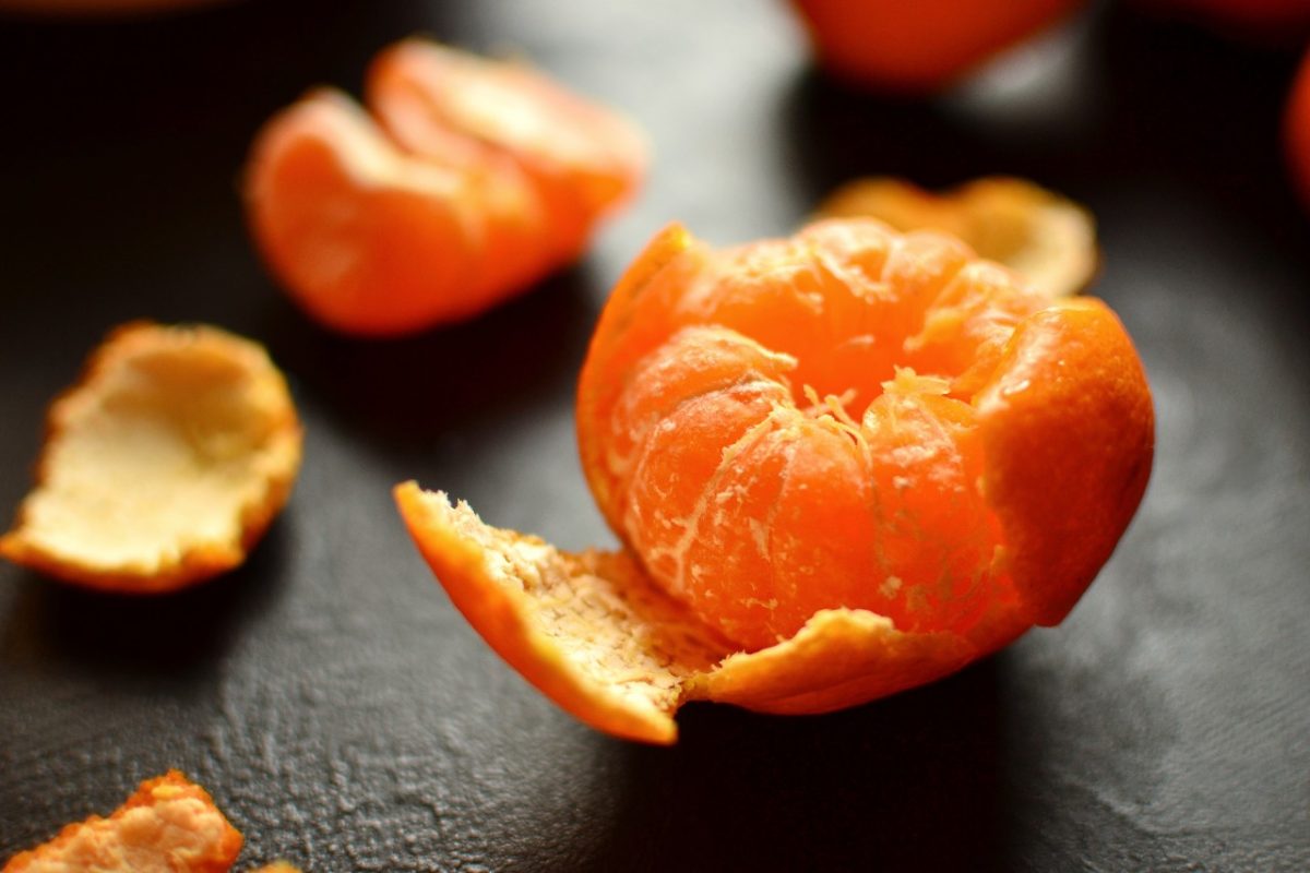Las cáscaras de mandarina valen oro. Las cáscaras de mandarina valen oro. Las cáscaras de mandarina valen oro. Las cáscaras de mandarina valen oro.