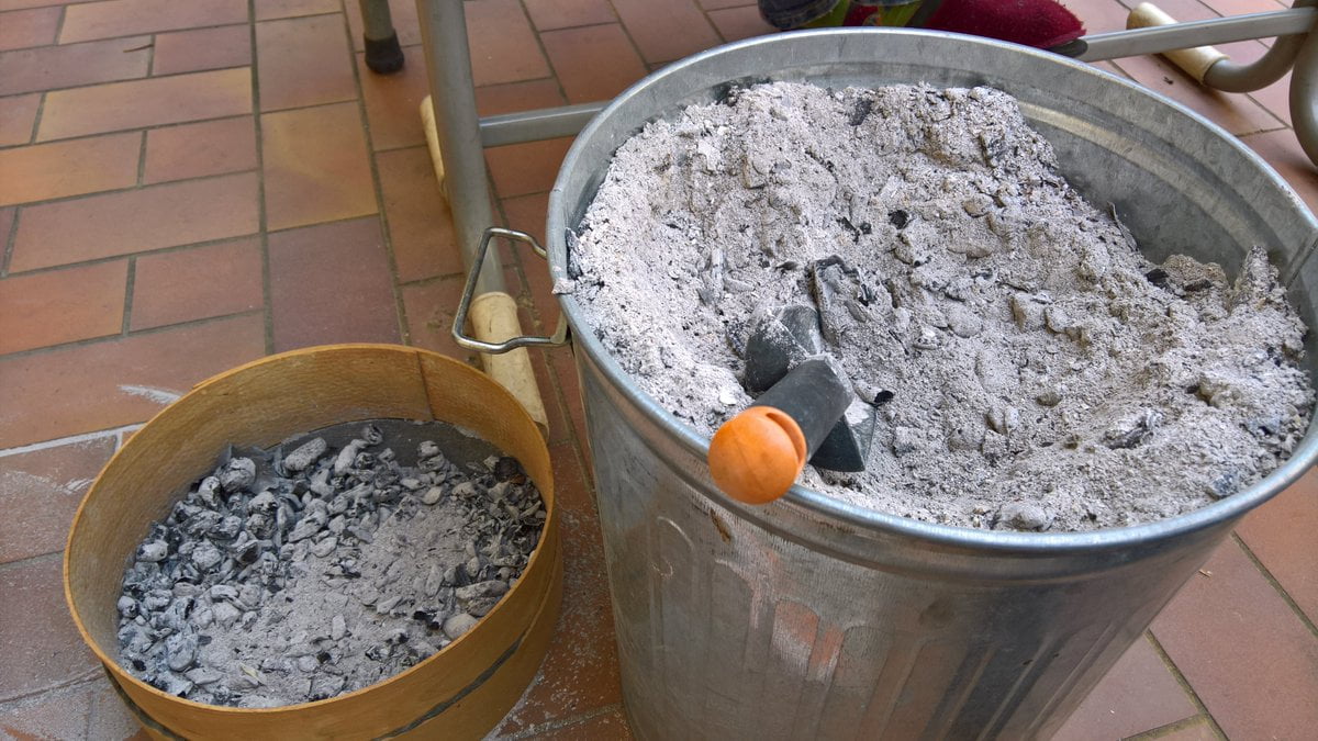 Ceniza de chimenea: 10 usos que debes conocer