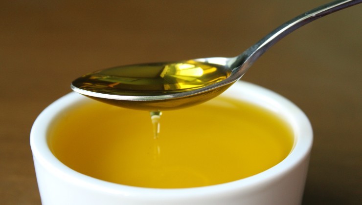 Aceite para manchas en el sofá