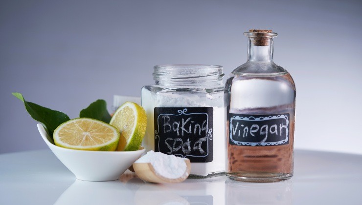 Bicarbonato de sodio y vinagre Bicarbonato de sodio y vinagre