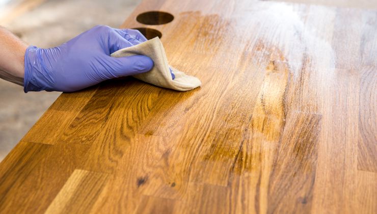 Tratamiento de pulido para madera. Tratamiento de pulido para madera.