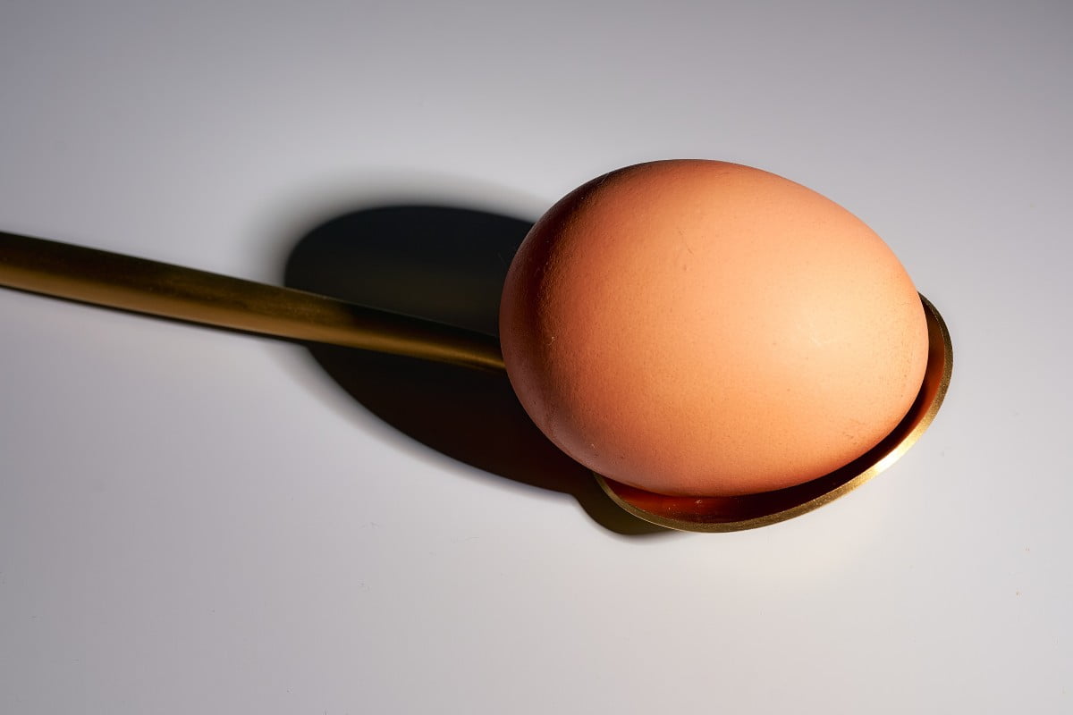 huevos duros con huevo duro truco 1