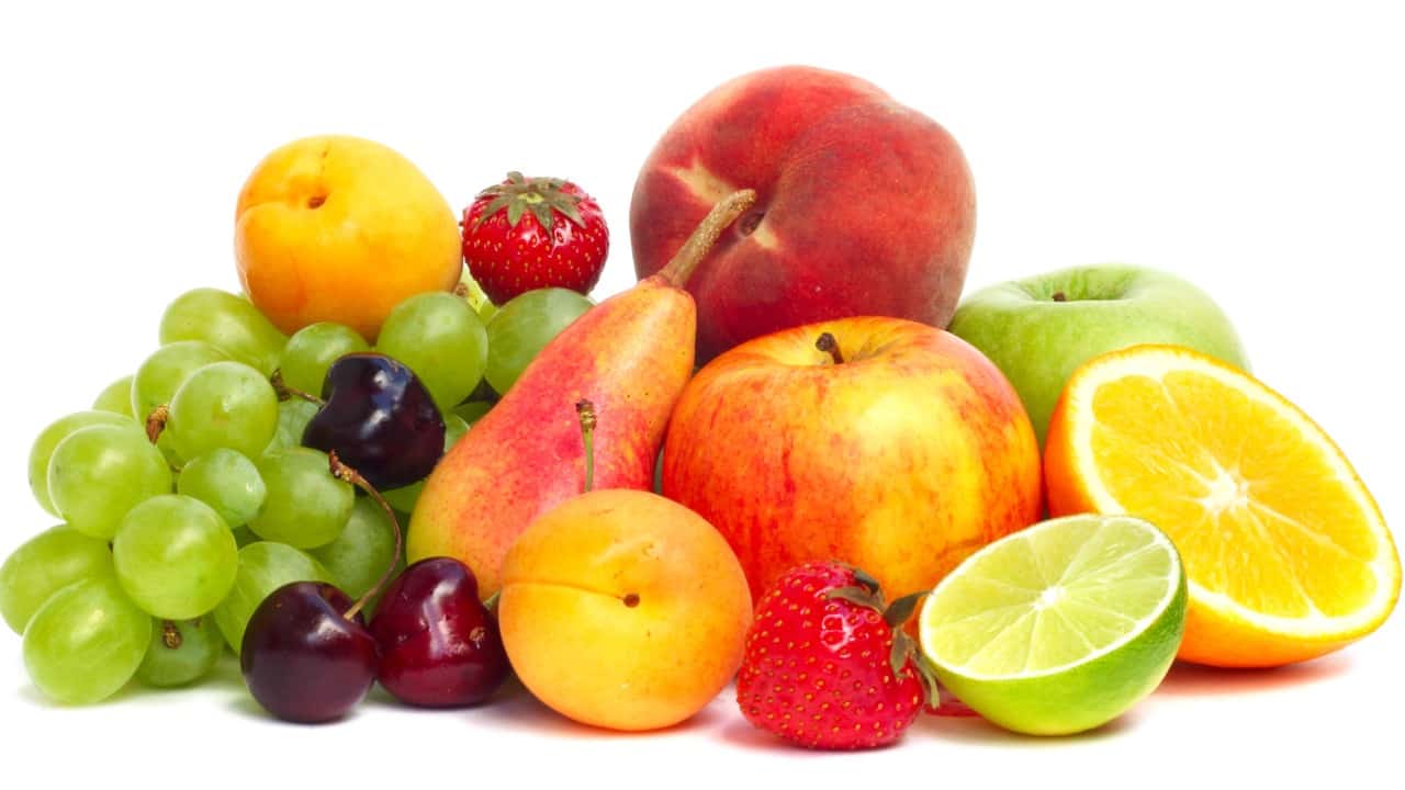 Varios tipos de fruta fresca.