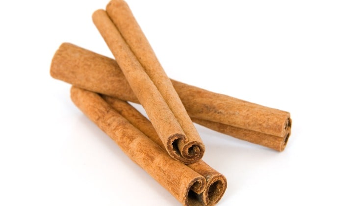 Palitos de canela Ramas de canela enteras